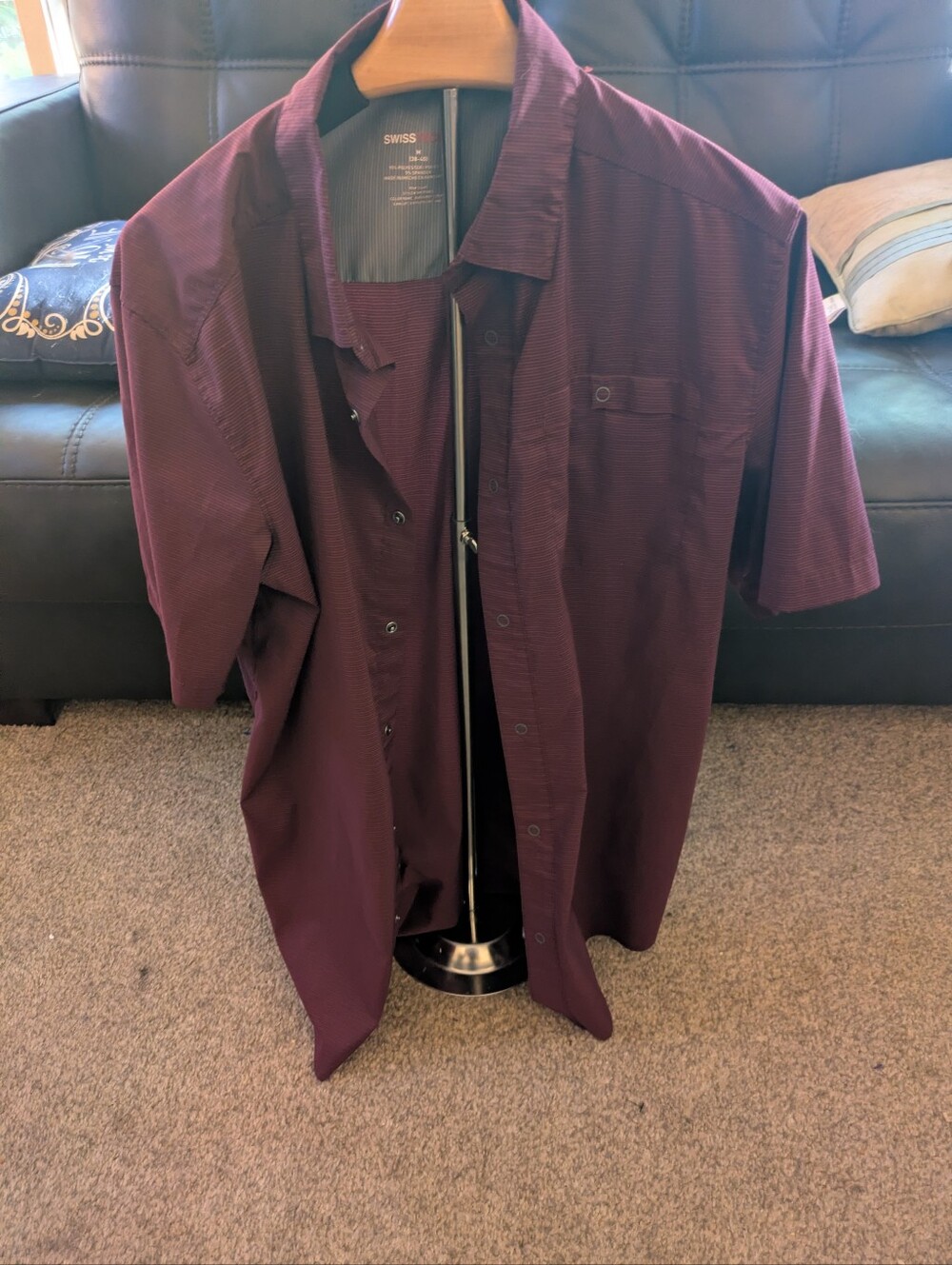 Swiss Tech Short-Sleeve Button Shirt in Burgundy
